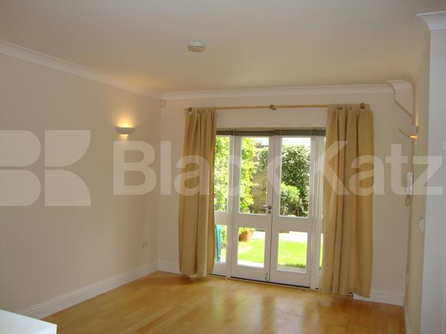 			UNDER OFFER , 2 Bedroom, 1 bath, 1 reception Apartment			 Park View Mews, Robsart Street, Stockwell 